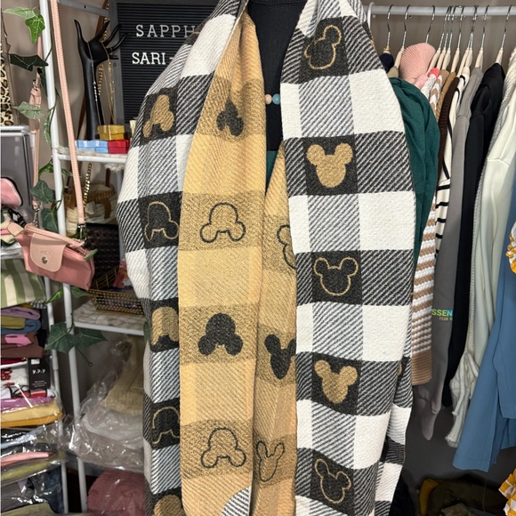 Checkered Scarf with Mickey Mouse Pattern - Picture 1 of 3